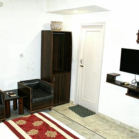 Yamunānagar Kaveri Hotel And Restaurant المظهر الخارجي الصورة