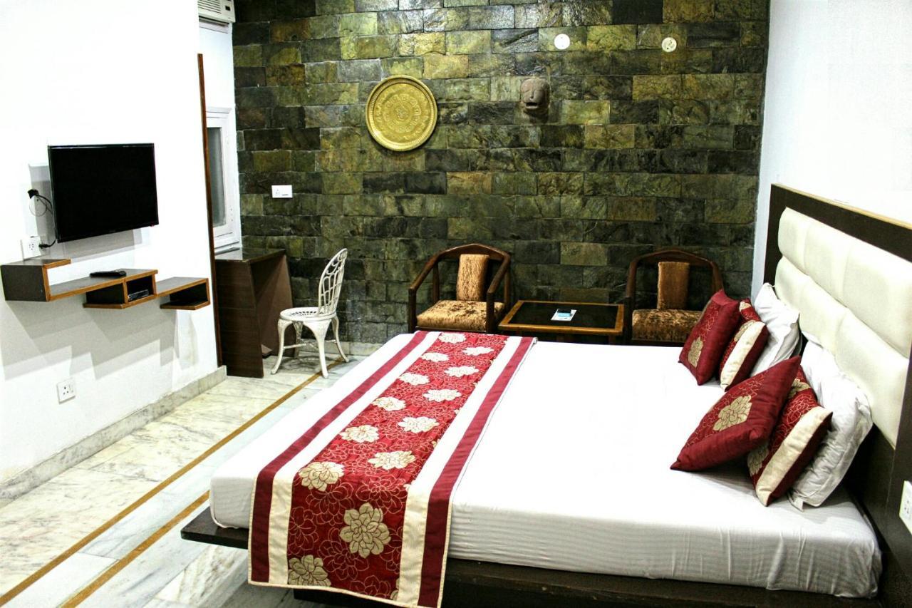 Yamunānagar Kaveri Hotel And Restaurant المظهر الخارجي الصورة